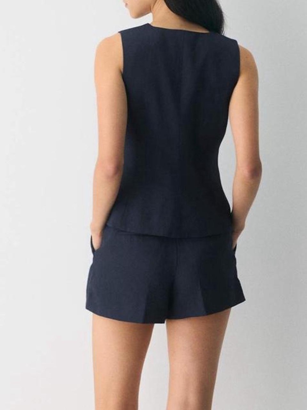 Aritzia Wilfred Regal Vest - Crepette in Admiral Navy. Size 4. - Picture 2 of 7
